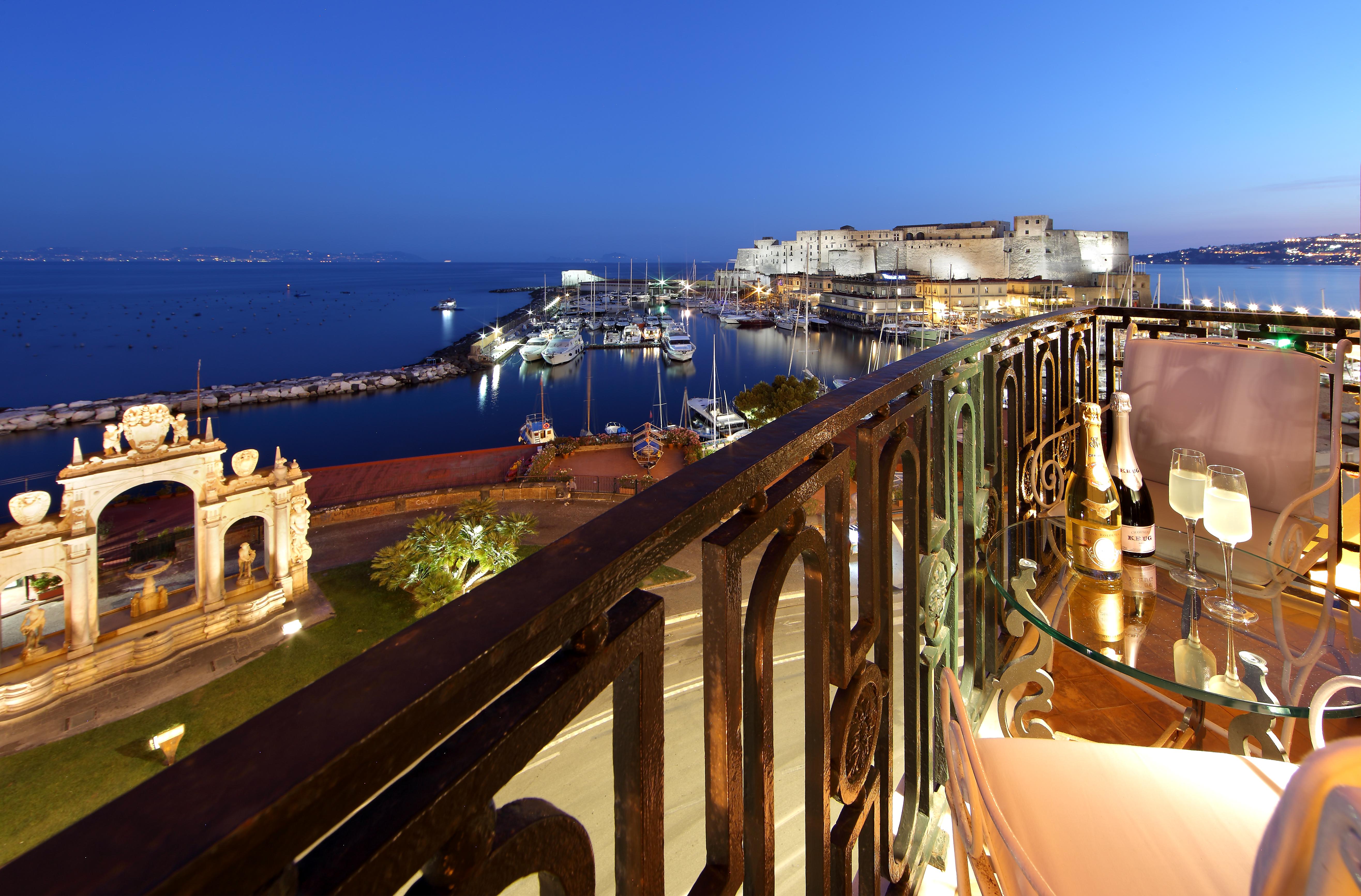 Eurostars Hotel Excelsior Naples Exterior photo